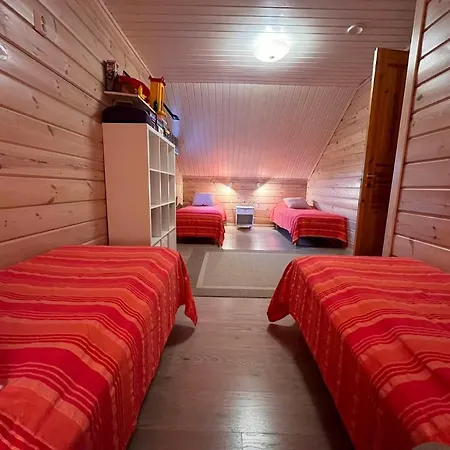 Keskikosken Lomamoekit Venajanjarvi