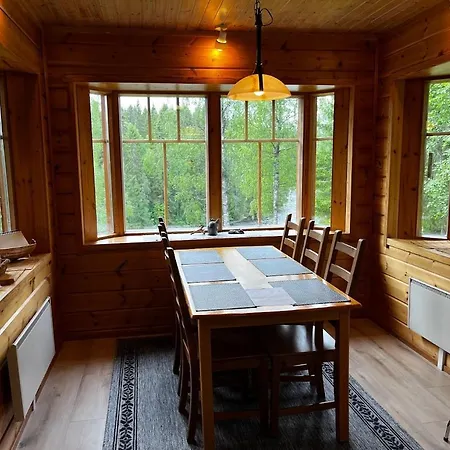 Keskikosken Lomamoekit * Venajanjarvi