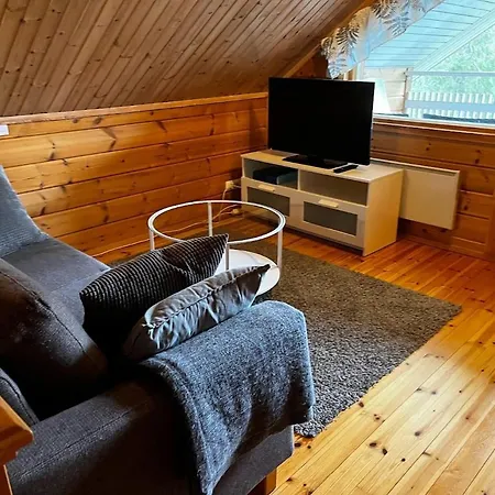 Keskikosken Lomamoekit * Venajanjarvi