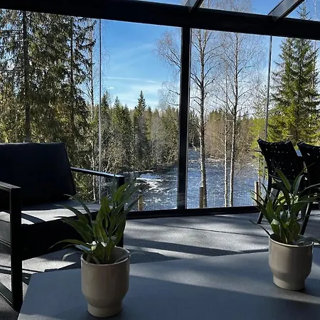 Keskikosken Lomamoekit بيت للعطل *