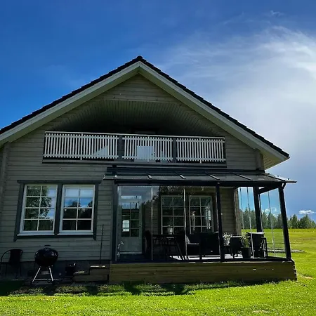 Keskikosken Lomamoekit بيت للعطل *