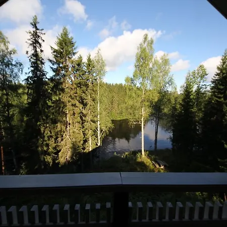 Keskikosken Lomamoekit * Venajanjarvi