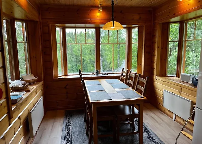 Keskikosken Lomamoekit * Venajanjarvi